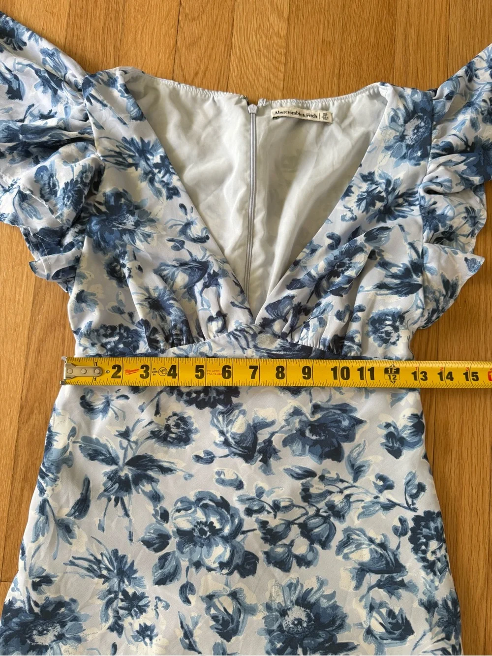 Abercrombie & Fitch Blue Floral V-Neck Maxi Dress with Flutter Sleeves SP